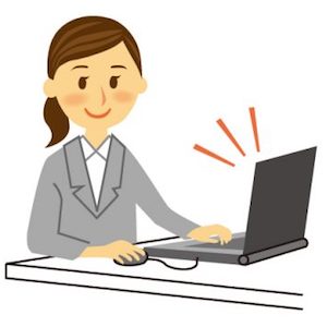 パソコンに向かう女性